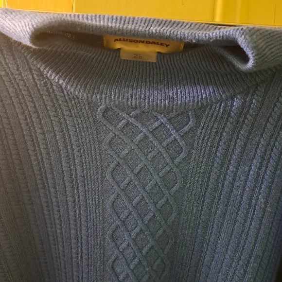 Allison Daley Sweater - Picture 4 of 10